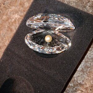 Swarovski Crystal Oyster Clam Shell with Pearl Figurine from Austria
